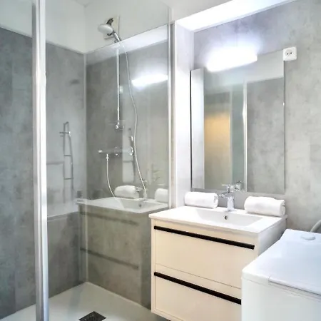 Le Way, Style Seconde Guerre Et Terrasse * Кан